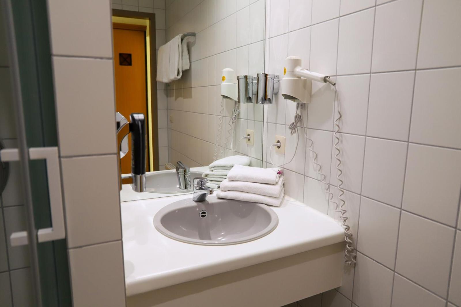 Hotel Am Suedtor Бакнанґ Екстер'єр фото