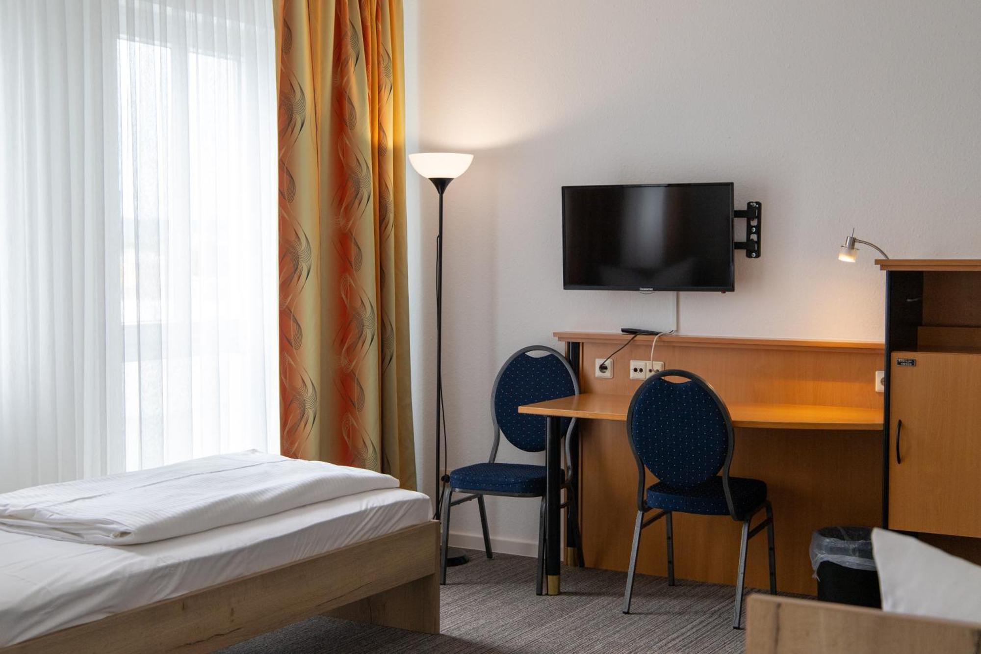 Hotel Am Suedtor Бакнанґ Екстер'єр фото