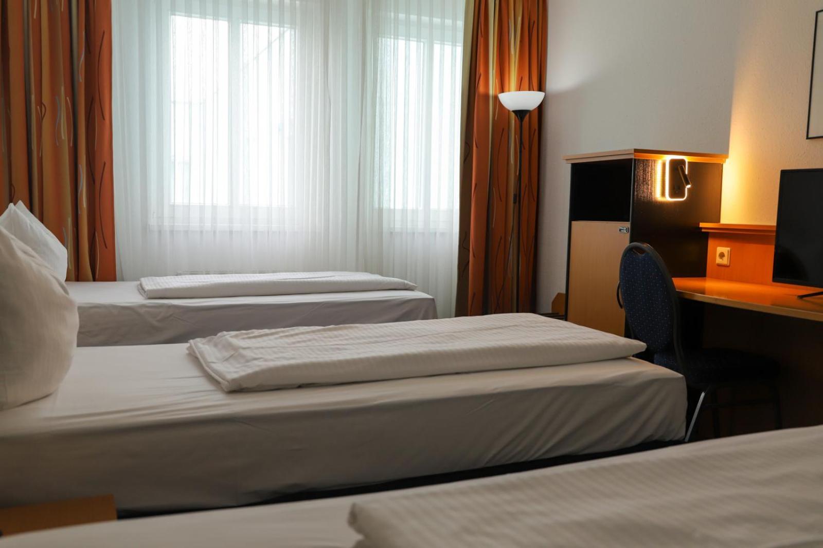 Hotel Am Suedtor Бакнанґ Екстер'єр фото