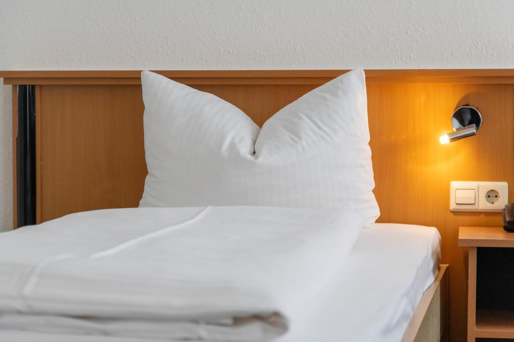 Hotel Am Suedtor Бакнанґ Екстер'єр фото